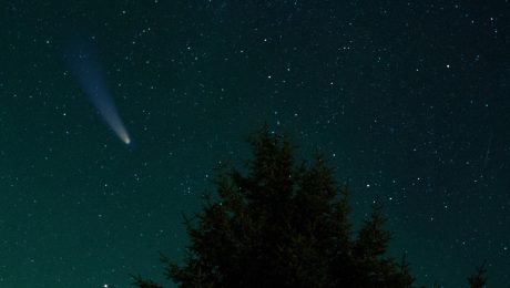 kométa na nebi