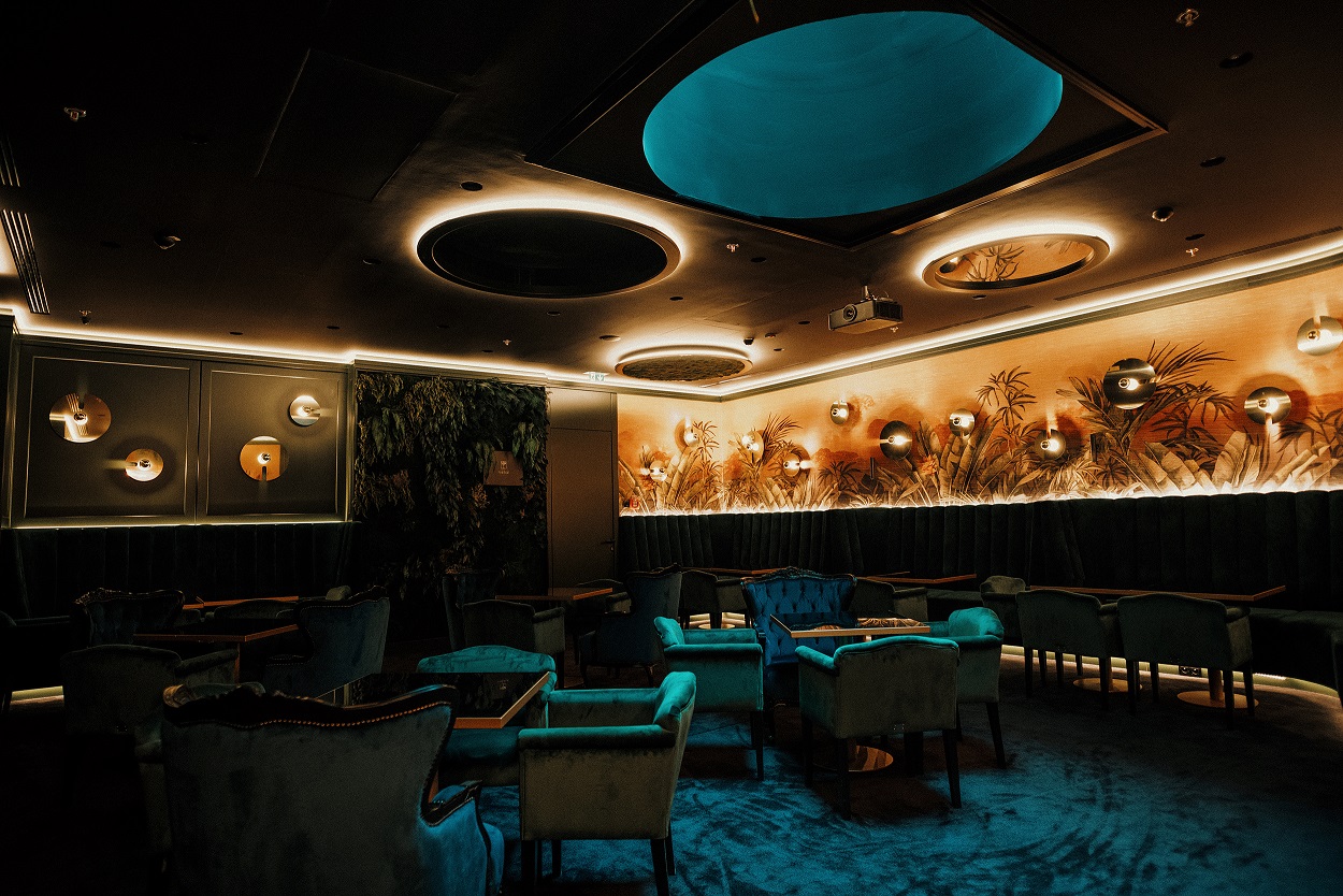 Mirror Bar interier