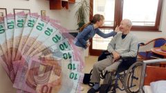 peniaze domov dôchodcov seniori opatrovatelia peniaze príspevok