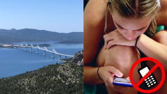 Pelješacký most a dievča na mobile