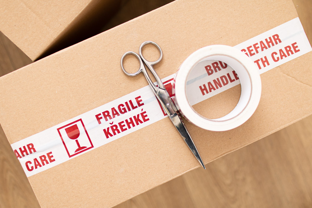 fragile-paska-stehovani