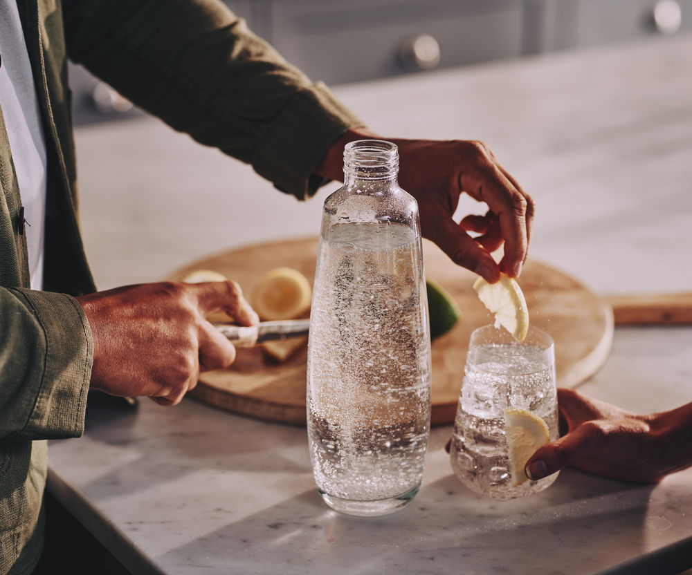 Glass_bottle with glass-1000×832