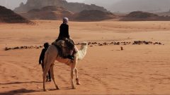 púšť a muž na ťave