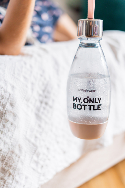 My_only bottle, bed-433×650