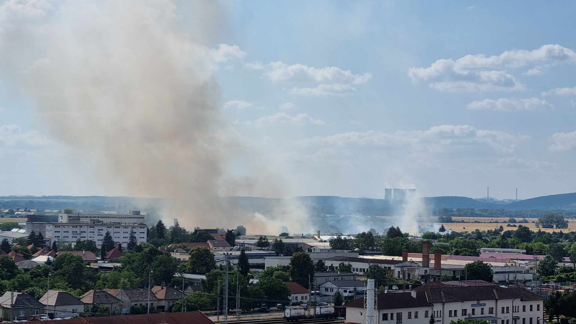 Požiar na poli pri Leviciach