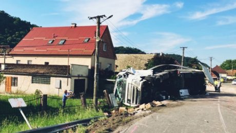 prevrátený kamión