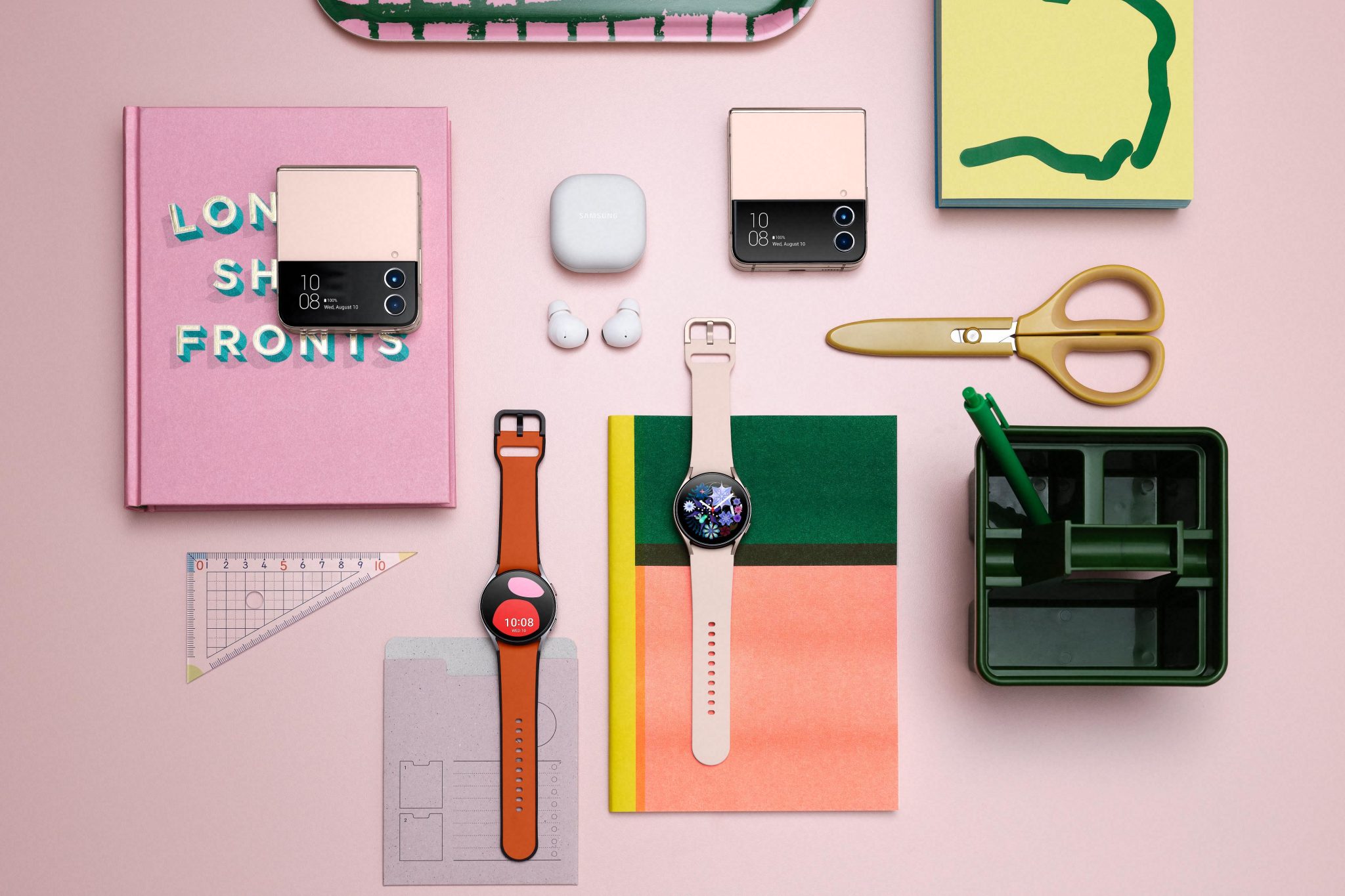 1-076_ecosystyem_galaxy_zflip4_pinkgold_watch5_pinkgold_silver_buds2pro_white_LI