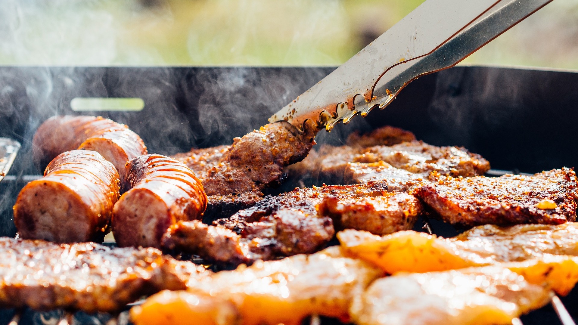 grilovanie leto grilovačka mäso