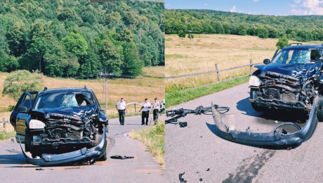 Rozbité auto a policajti na mieste činu