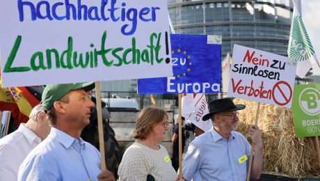 Farmári protestujú v