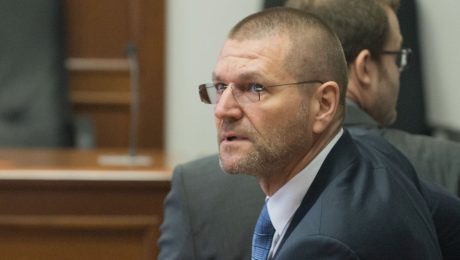 Kauza nástenkový tender: