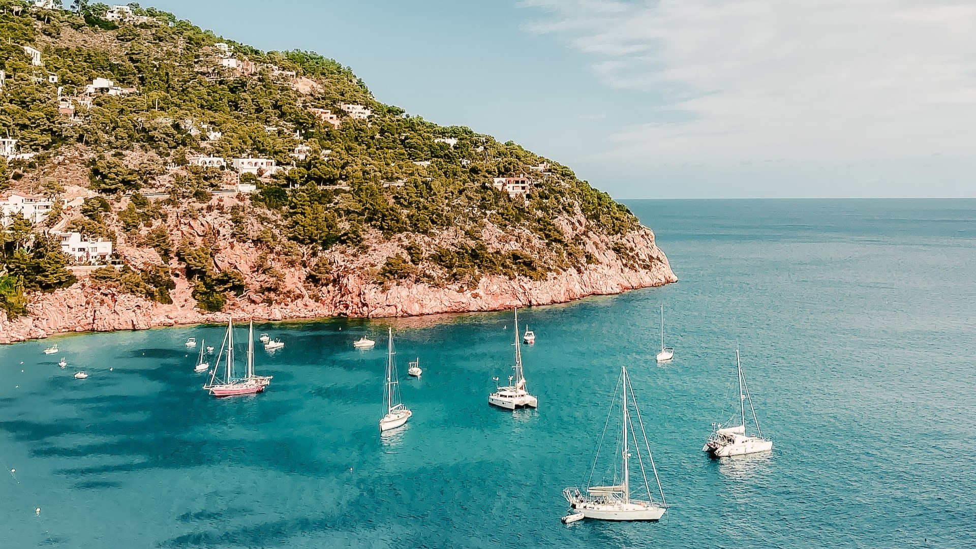 Pláže zaplavené výkalmi