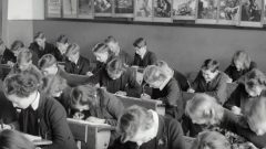 historická fotografia žiakov