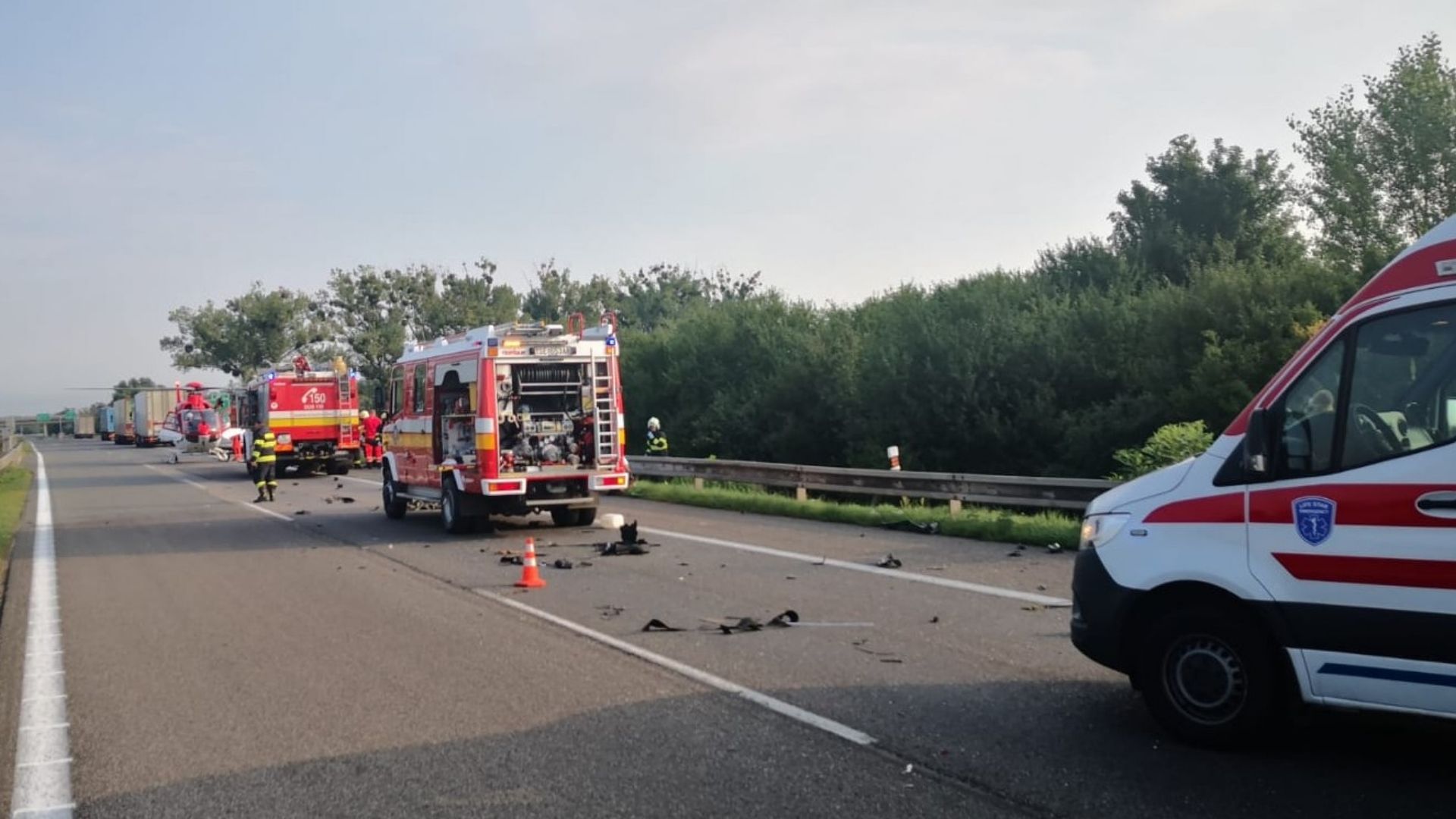 Na snímke je nehoda na dialnici