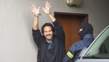 Robert Kaliňák prichádza na súd