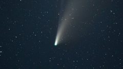 Obloha s kométou
