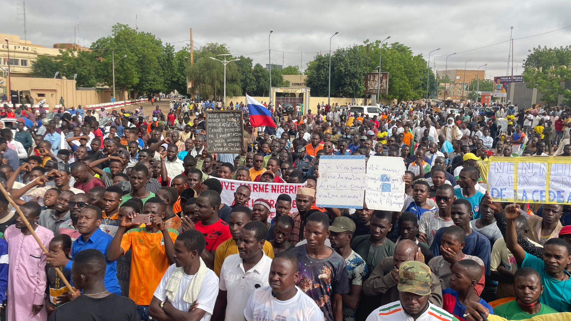 Les pays s’unissent contre les putschistes au Niger