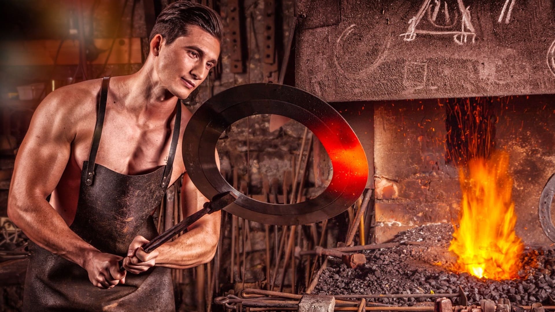 na snímke je muž rpi ohni