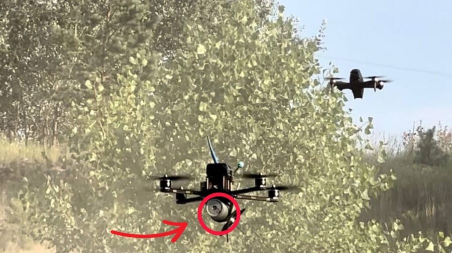 Drony na Ukrajine naložené výbušninami ničia tanky