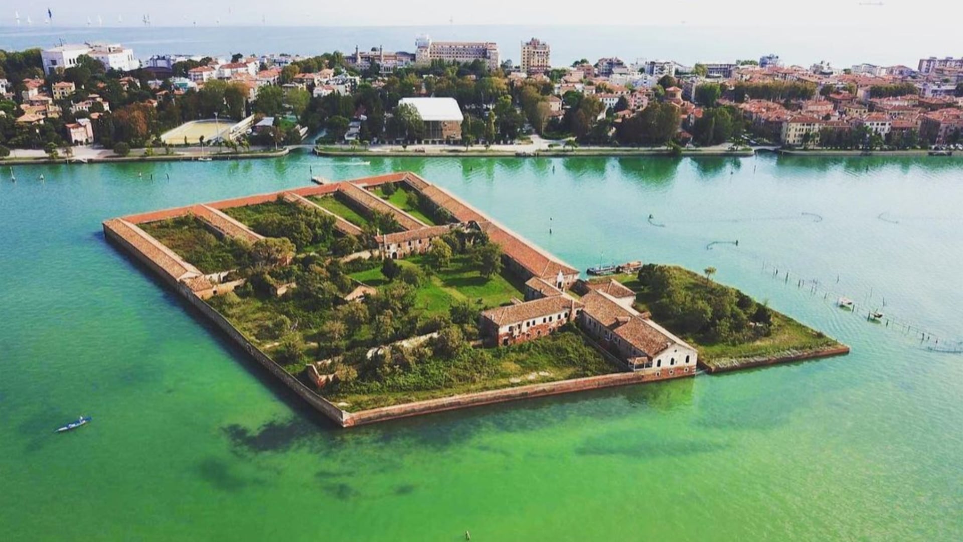 Ostrov Lazzaretto Vecchio