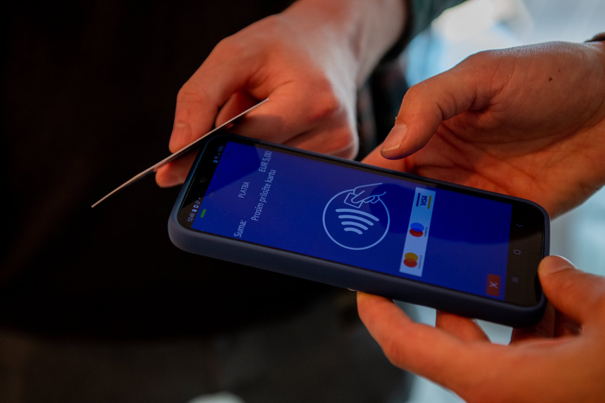 na snimke je platobny terminal