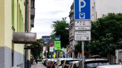 Na snímke sú parkovacie miesta v Bratislave.