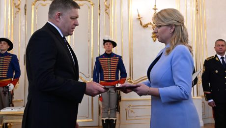 Na snímke sprava prezidentka SR Zuzana Čaputová vymenovala vládu SR, ktorú povedie Robert Fico (Smer-SD) v Prezidentskom paláci.