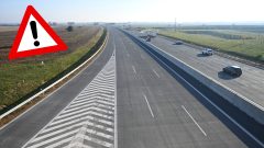 Na snímke uzavretá diaľnica D1 v smere z Trnavy do Bratislavy pri odbočke na Senec.