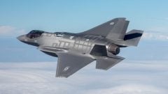 Irán tvrdí, že zostrelil americkú stíhačku F-35. Jeho drony zaútočili na ropnú rafinériu v Kuvajte