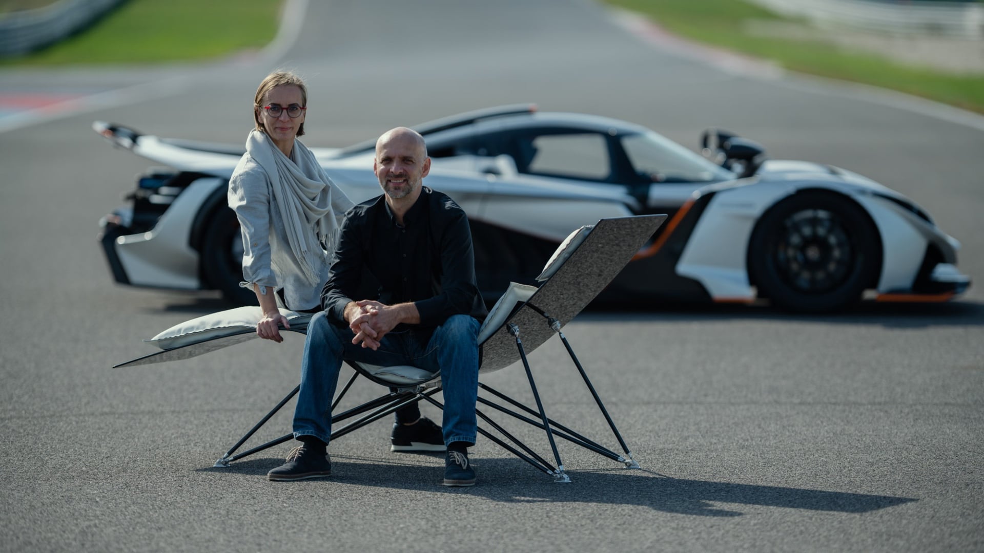 tím Mitro design pred autom