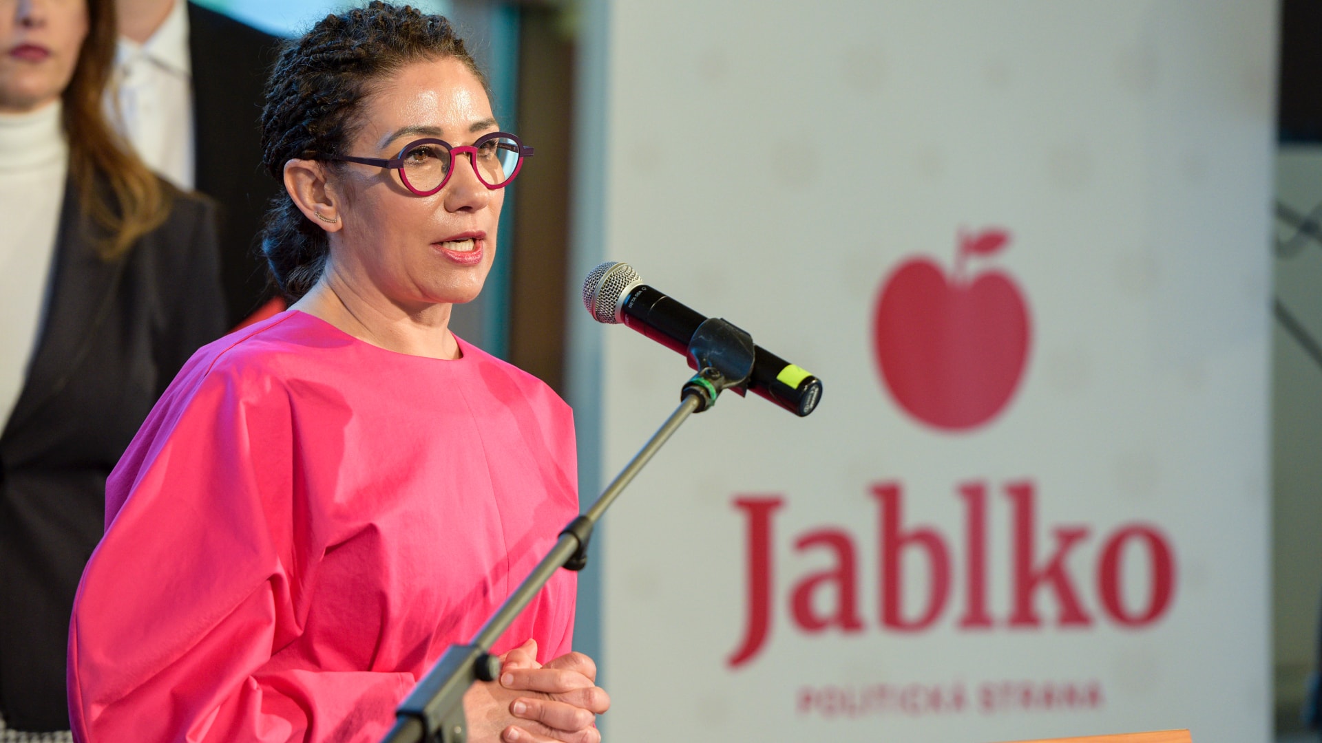 Lucia Ďuriš Nicholsonová za stranu Jablko