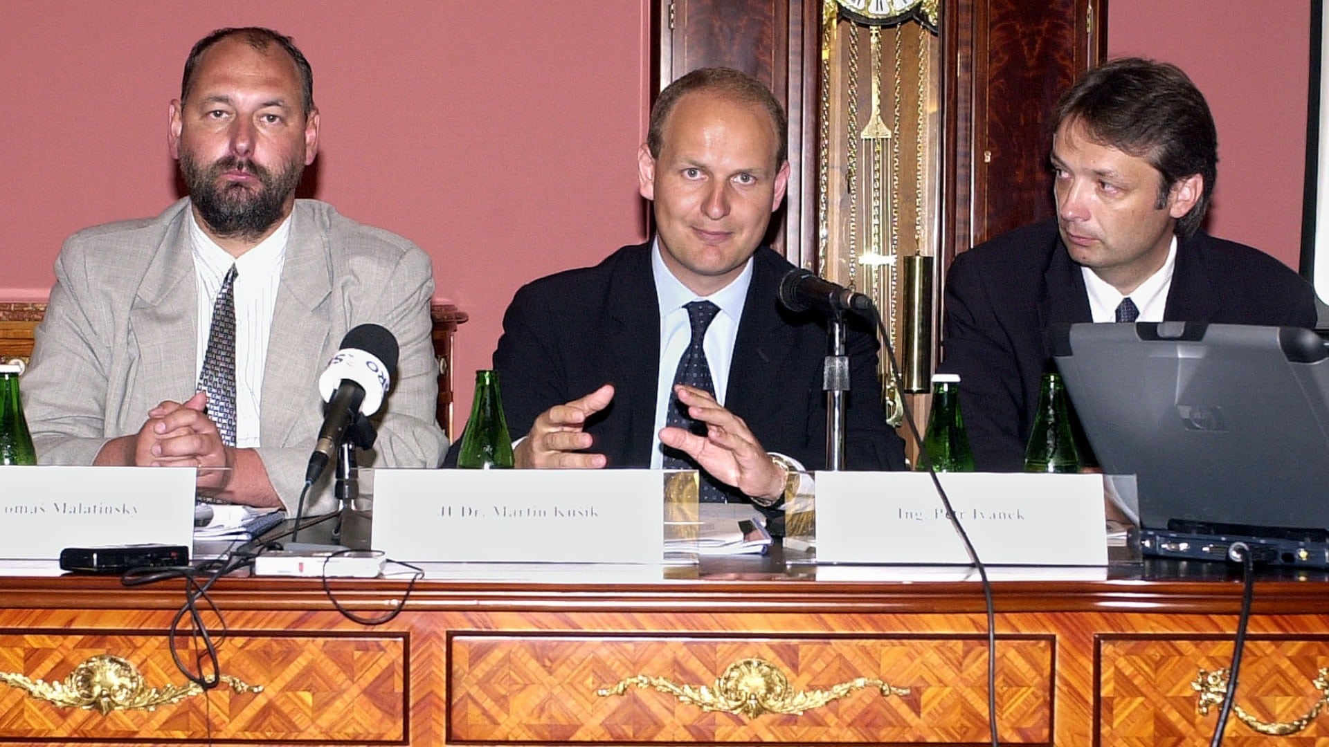 Na snímke Tomáš Malatinský (vľavo) JUDr. Martin Kúšik (uprostred), a Ing. Petr Ivánek (vpravo)