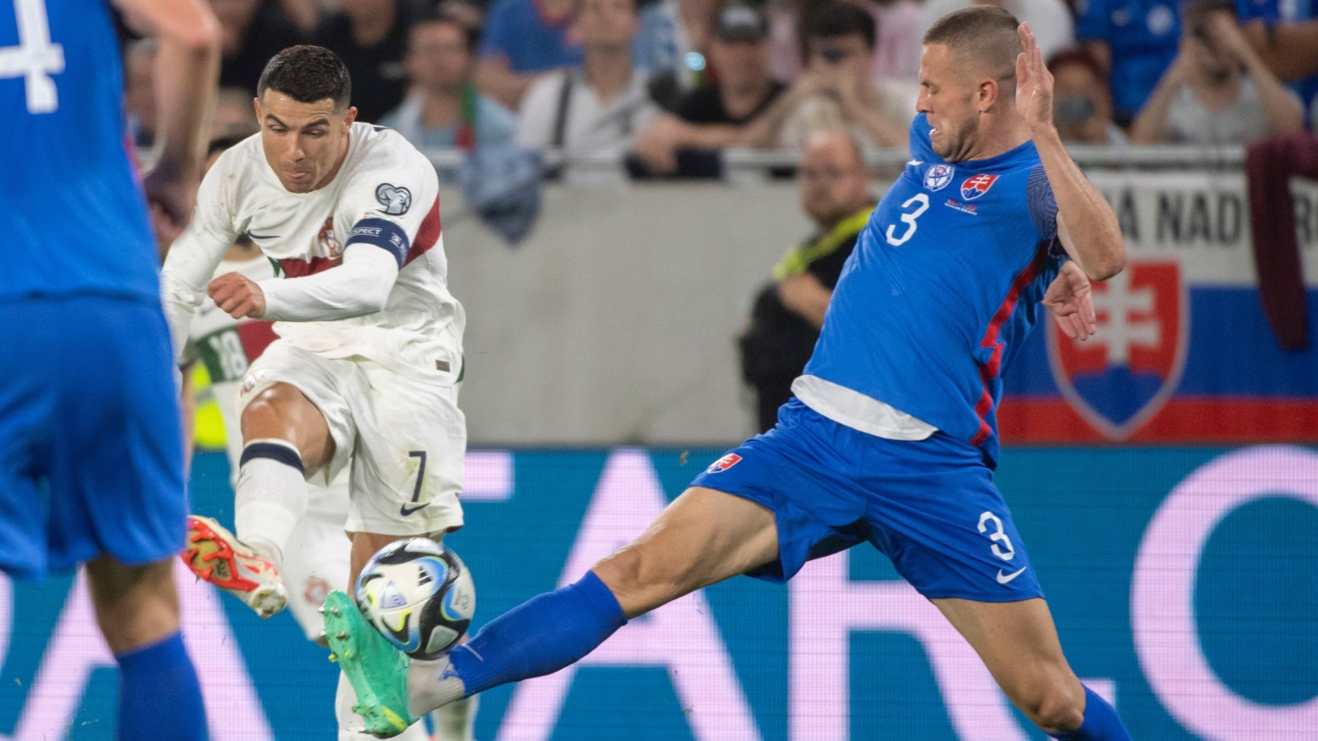 slovensko portugalsko cristiano ronaldo denis vavro futbal
