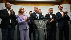 MIMORIADNE: Smer-SD vylúčili