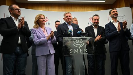 MIMORIADNE: Smer-SD vylúčili