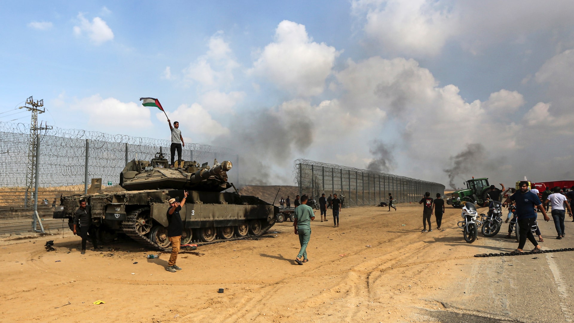 Hamas útok na Izrael. Palestínčania obsadili tank