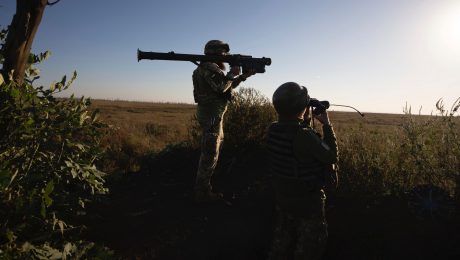 Ukrajinskí vojaci bojujú proti ruským okupantom počas svojej protiofenzívy.