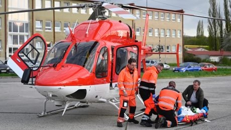 záchranári, helikoptéra