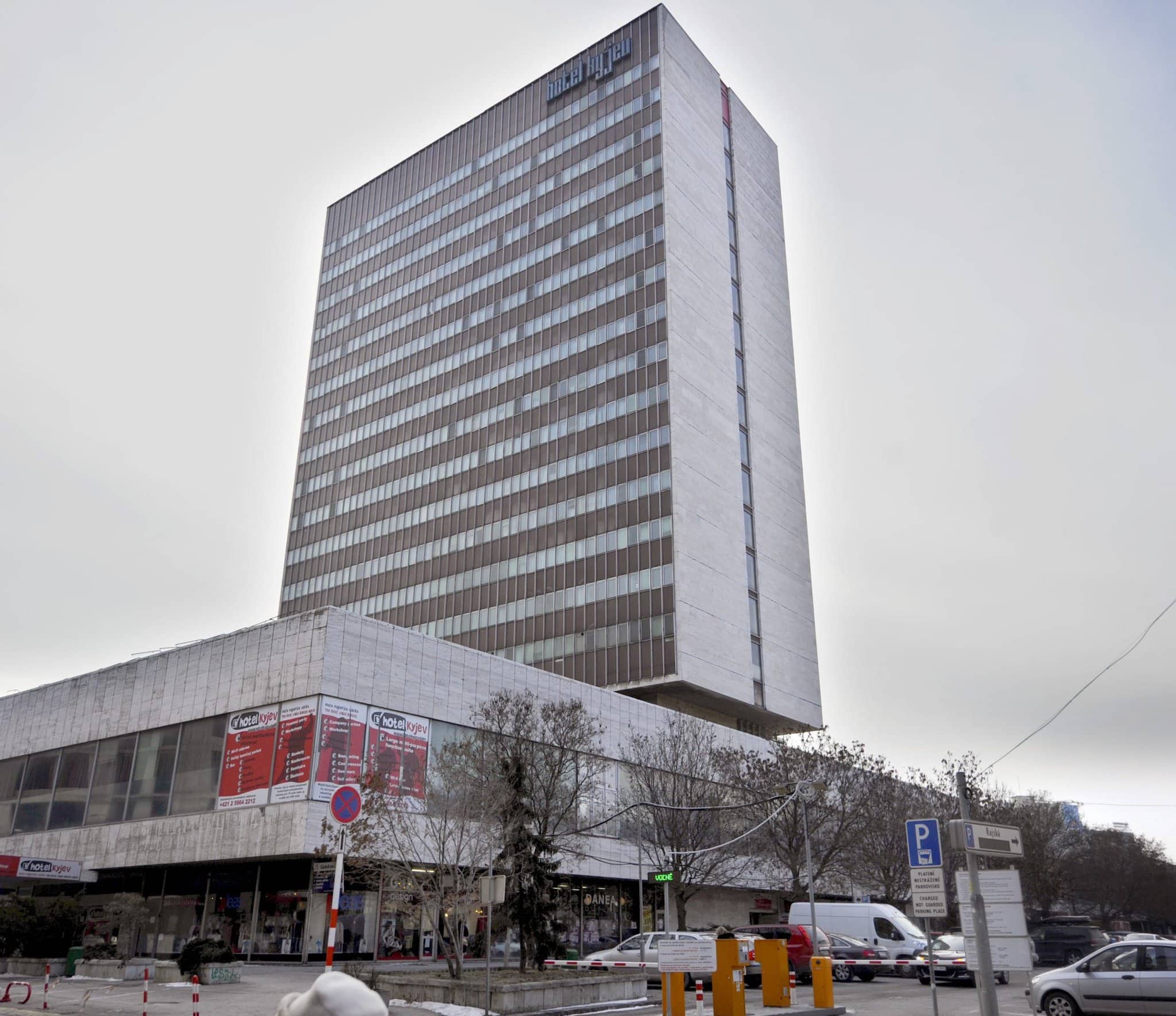 20120213_hotel_kyjev_zatvoreny_0040784508