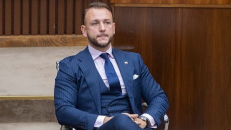 Parlamentný maratón: Poslanci chcú odvolať ministra Matúša Šutaja Eštoka