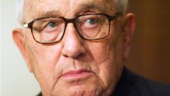 Zomrel Henry Kissinger: Volali ho šedá eminencia zahraničnej politiky USA, „za nitky ťahal“ do konca svojho života