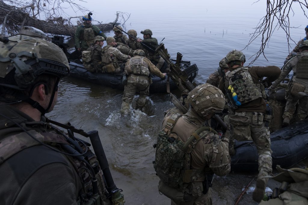 prechod ukrajinských vojakov cez Dneper