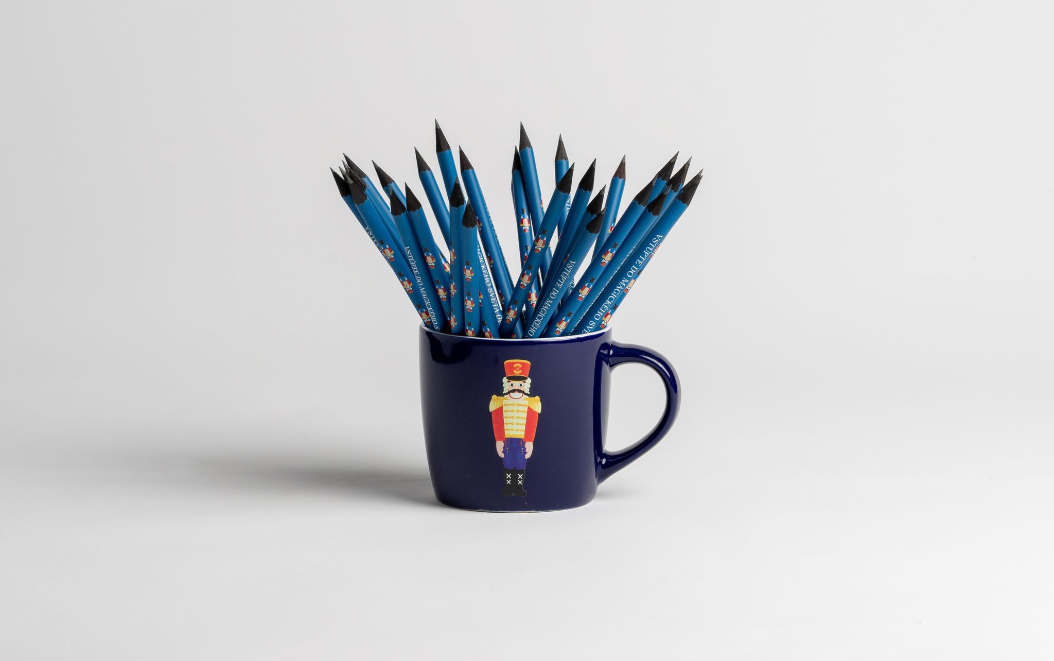 SND_vianocne produkty_foto Juraj Zilincar_hrncek a ceruzky