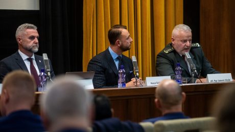 Poslanci sedia vo výbore