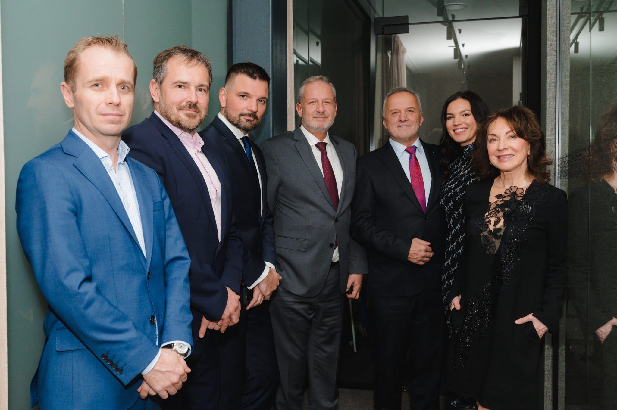 členovia kategórie Hospodárstvo s organizátorkami podujatia