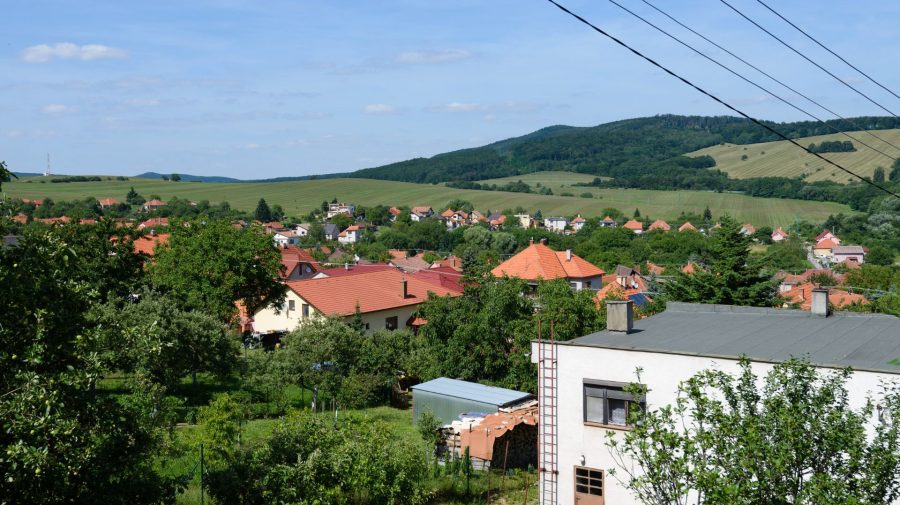 Pohľad na slovenskú obec.
