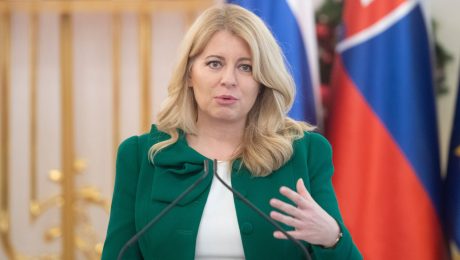 Na snímke slovenská prezidentka Zuzana Čaputová gestikuluje počas spoločnej tlačovej konferencie.