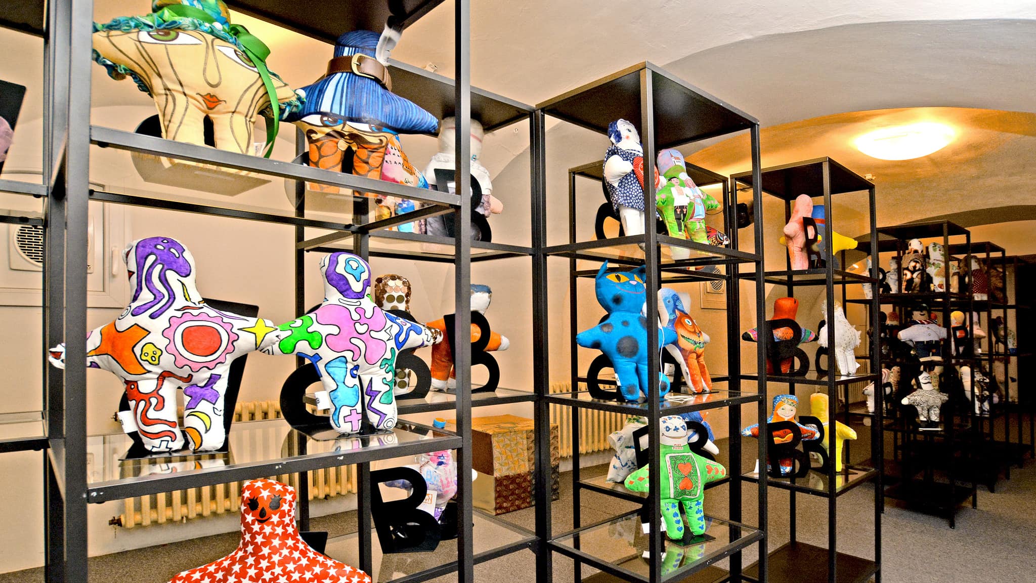 Výstava dražených bábik od Kiwanis