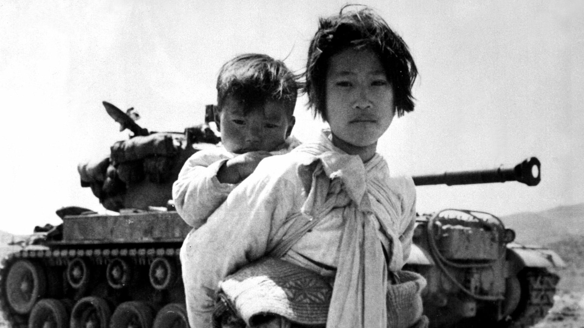 KoreanWarRefugeeWithBaby_(cropped)