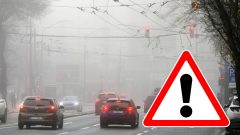 Za chybu, ktorú robia vodiči v „zlom“ počasí, hrozí pokuta 50 eur. Odborník radí, ako sa jej vyhnúť